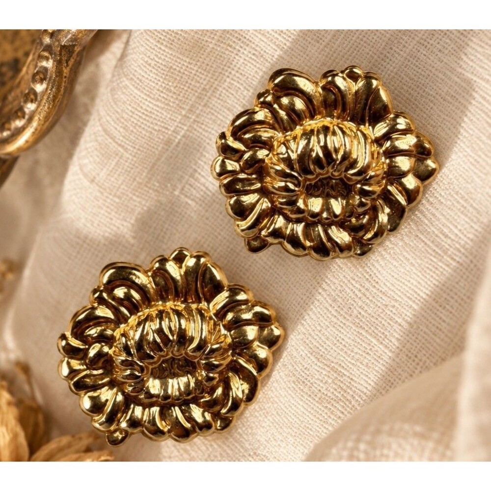 Vintage Gold Tone Sunflower Earrings Floral Statement Studs 1980s